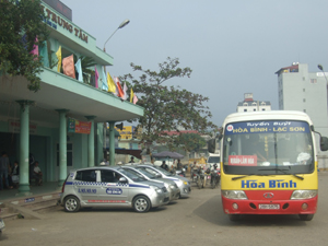 Bến xe khách trung tâm TP Hòa Bình thực hiện nghiêm túc kế hoạch điều độ xe khách vận tải theo quy định trước trong và sau Tết Nguyên đán Quý Tỵ 2013